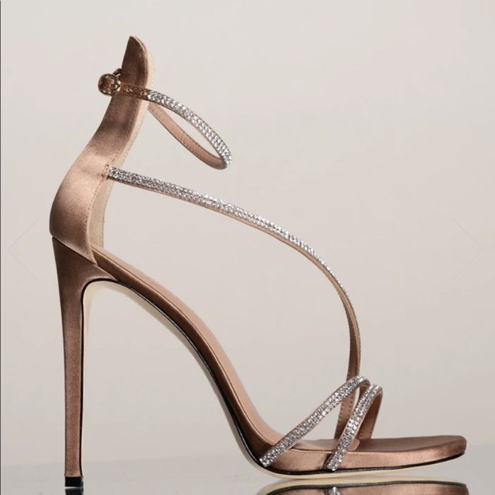 NWT• AMINAH ABDUL JILLIL CRYSTAL OPEN TOE HEELS